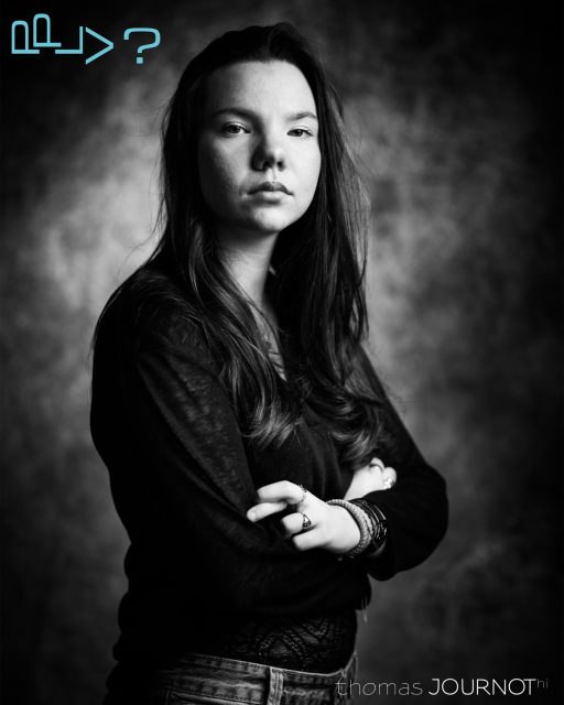 PPLV ? Clélia...

Pourquoi poser ? *1
Pas besoin d’être un mannequin *2
Le prix? C’est gratuit *3
Vendredi est un jour parfait *4
? *5

*1 explorer encore davantage le langage du portrait, rencontrer de nouveaux regards , dévoiler le particulier des non‑exceptionnels…
Je suis à la recherche de modèles, de tous âges, pour me permettre de sculpter la lumière, à ma manière.
Tu souhaites prendre du temps pour toi et m’aider à construire une belle galerie de portraits, qui donnera lieu à une exposition ?
Tout est possible, une seule contrainte : le vendredi. La prise de vue pourra se dérouler dans mon studio photo, l’atelier des Berceurs à Soussey‑sur‑Brionne, ou chez toi, ou dans le lieu de ton choix.
*2 Nu(e), habillé(e), avec un peu de maquillage ou mal rasé(e), gros(se), petit(e), grand(e), beau(belle), peu importe. Pas en confiance devant l’objectif? Encore moins de soucis
*3 Je suis photographe professionnel depuis plus de 25 ans. PPLV? n’est pas une démarche commerciale, mais artistique. Prendre le temps de figer le moment est gratuit, je te l’offre, le déplacement également. (en échange d’un café et d’un sourire).
Ton portrait, sera visible sur internet (avec ton accord) pour la promotion de notre travail et surtout présenté lors d’une expo, à construire. Je t’offre un fichier HD de notre séance. Mais il sera aussi possible d’acheter d’autres fichiers, ou de commander des tirages.
*4 Pour participer au projet, il suffit de réserver une date (un vendredi, donc), ici. ⇓
*5 Oui, pourquoi pas ?

 #thomasjournot #portrait #modelephoto #recherchemodele #modelevivant #bourgogne #cotedor